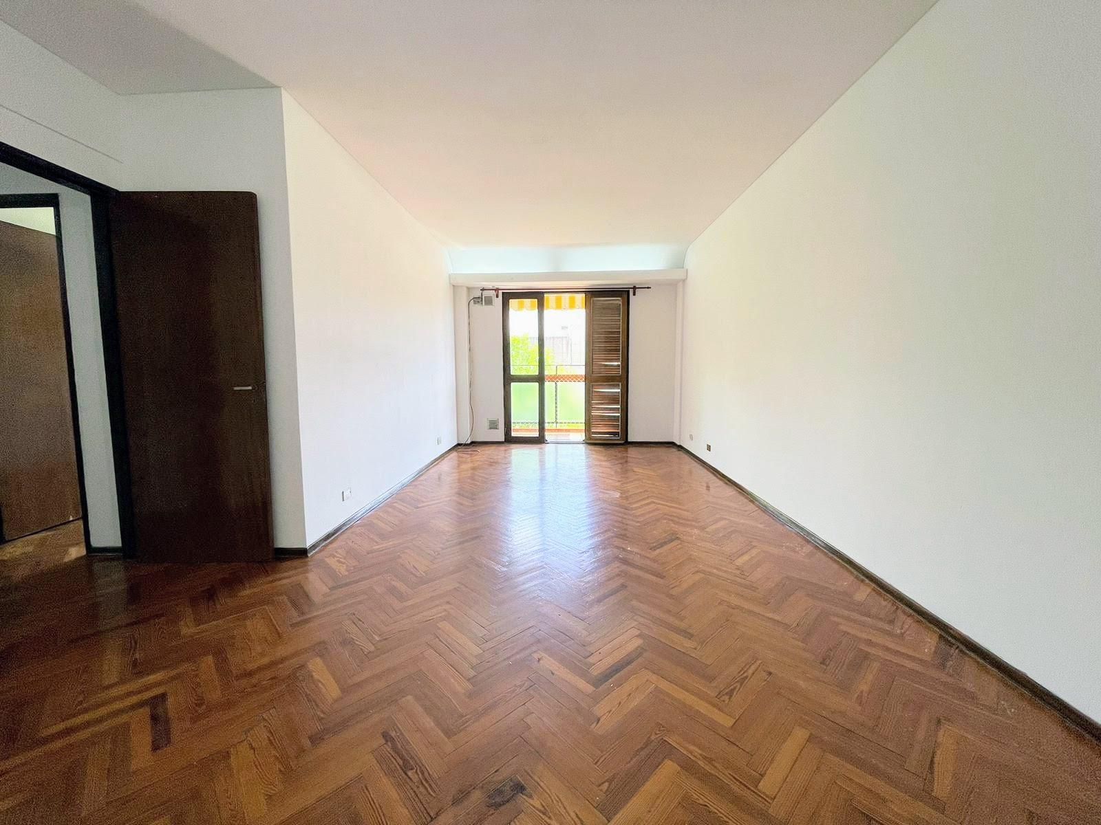 DEPARTAMENTO DE 4 AMBIENTES EN FLORES