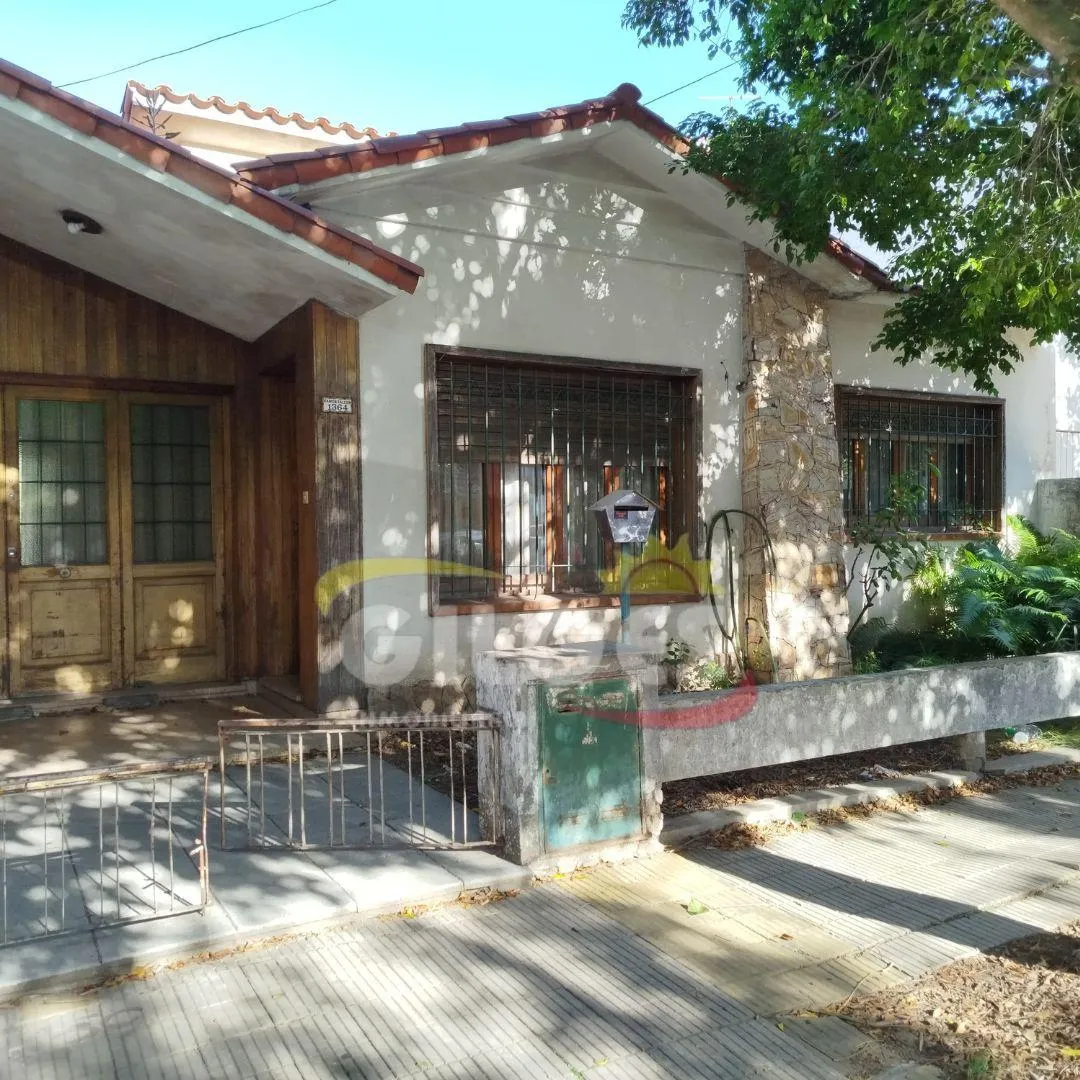 Casa en RAMON FALCÓN al 1300, Ramos Mejia