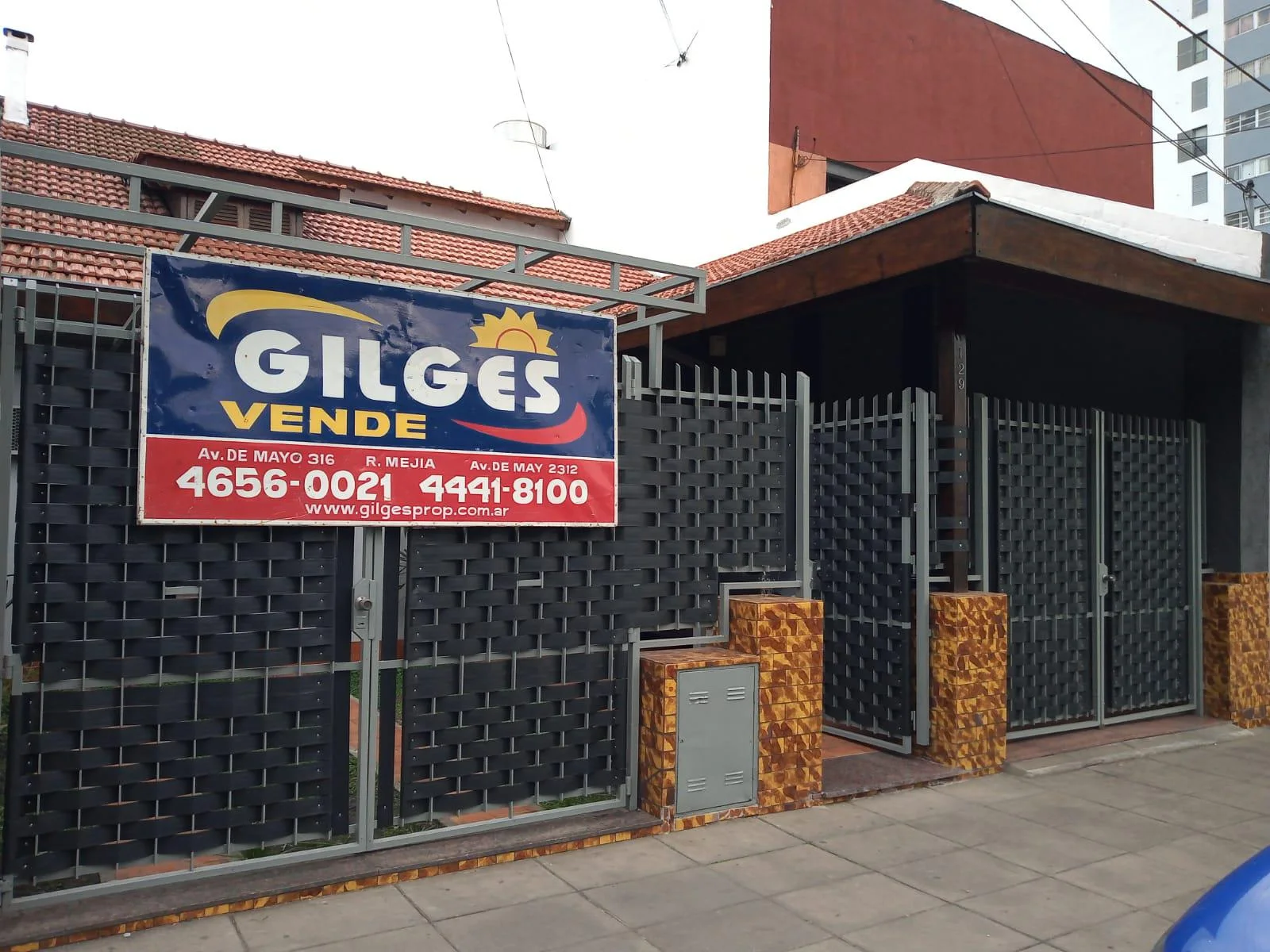 Casa en AV. GRAL. PAZ al 100