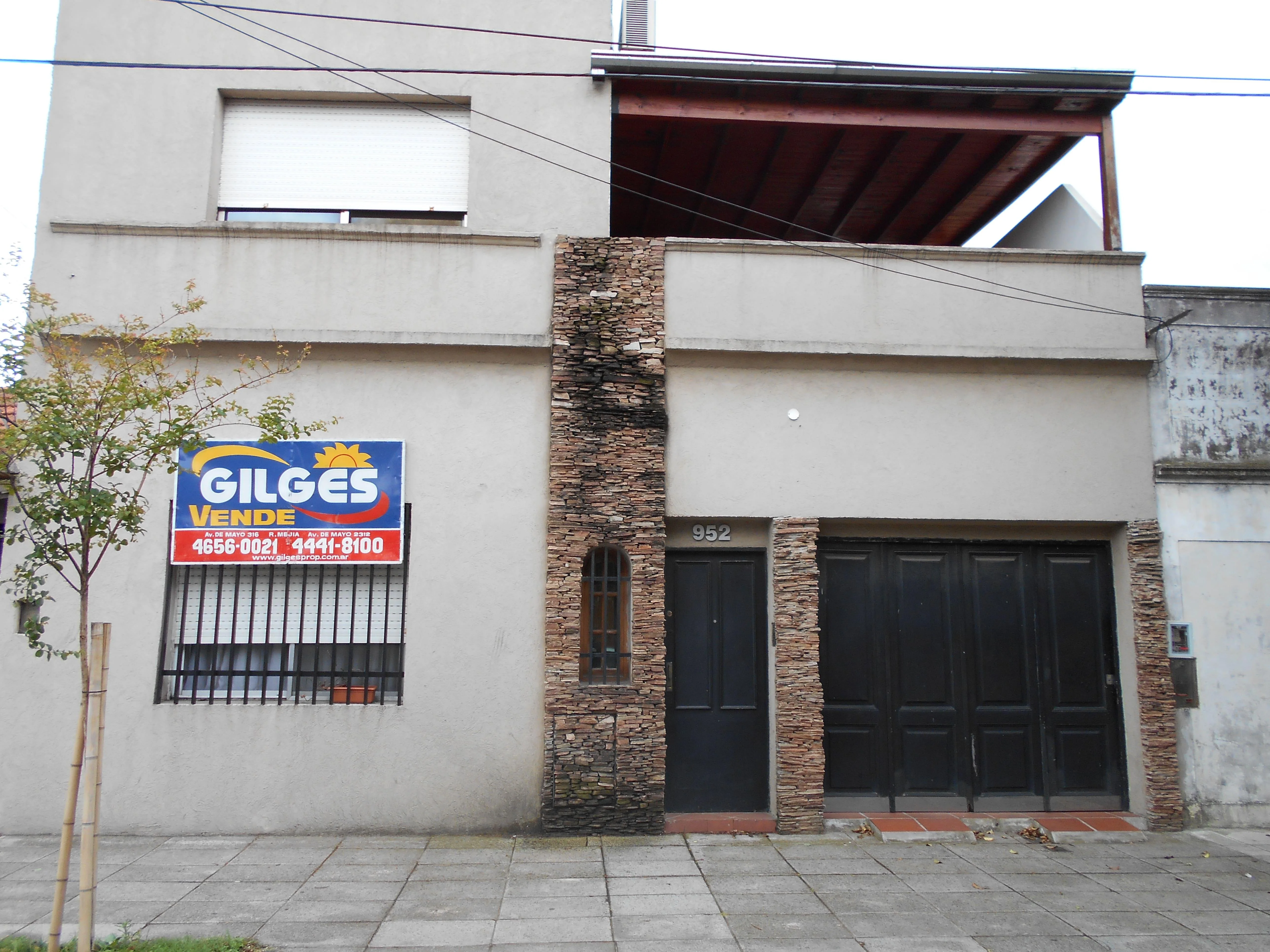 Casa en GRAL. M. RODRIGUEZ al 900