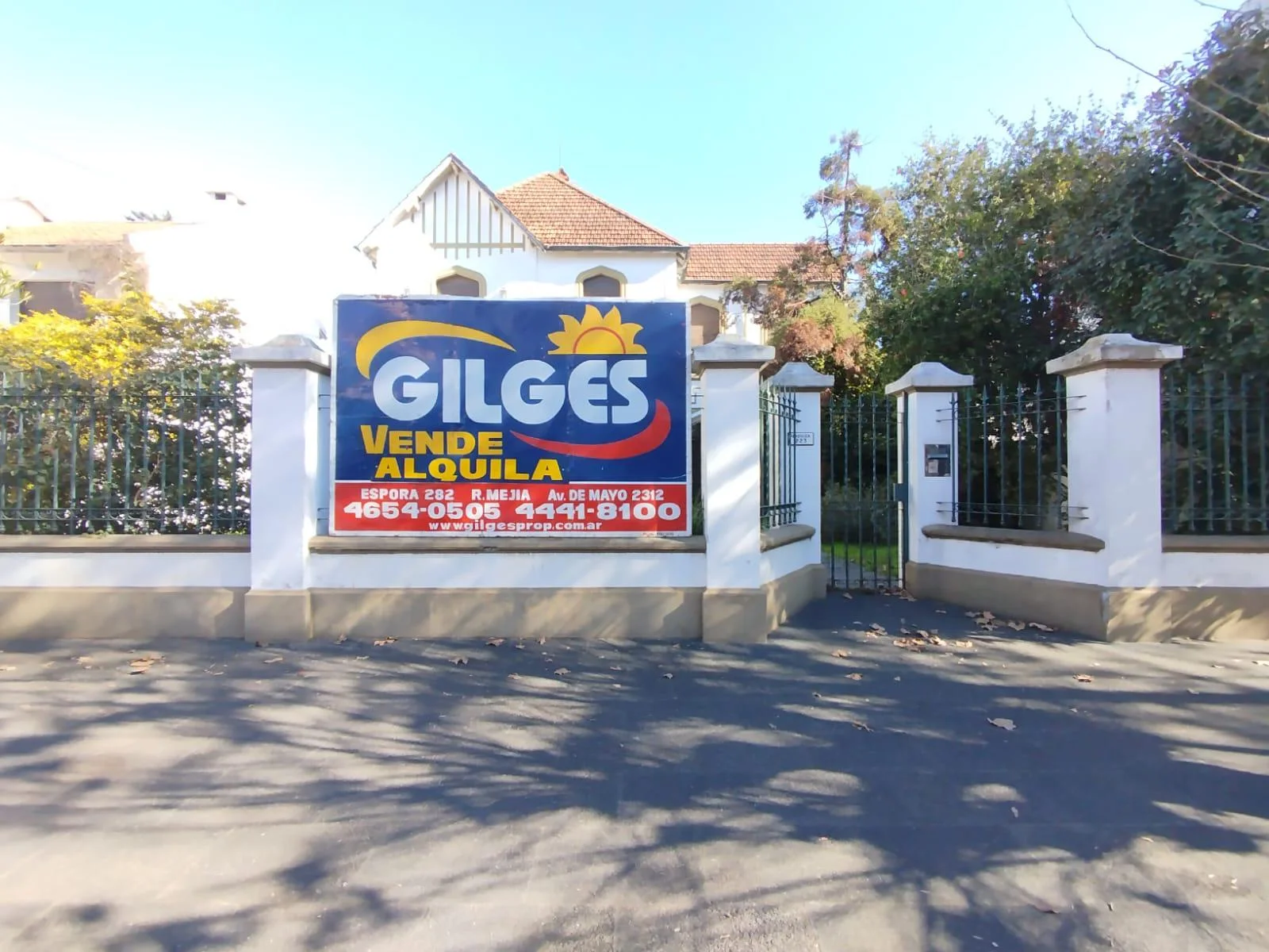 Casa en URQUIZA al 200