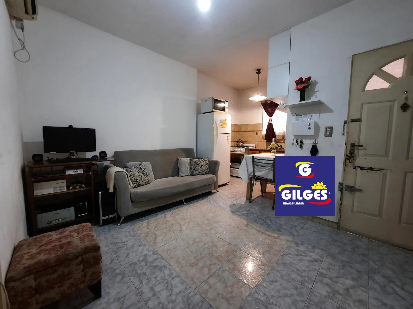 Departamento en RONDEAU al 1200