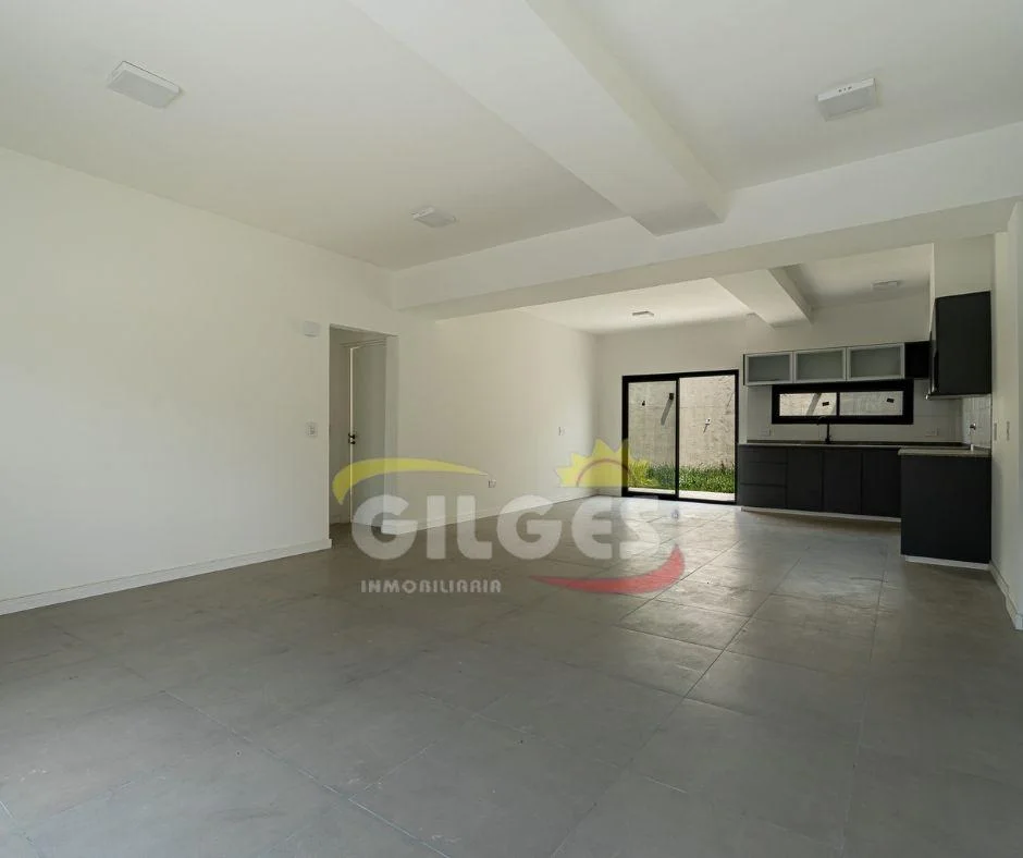 Casa en CONSTITUCIÓN al 2500