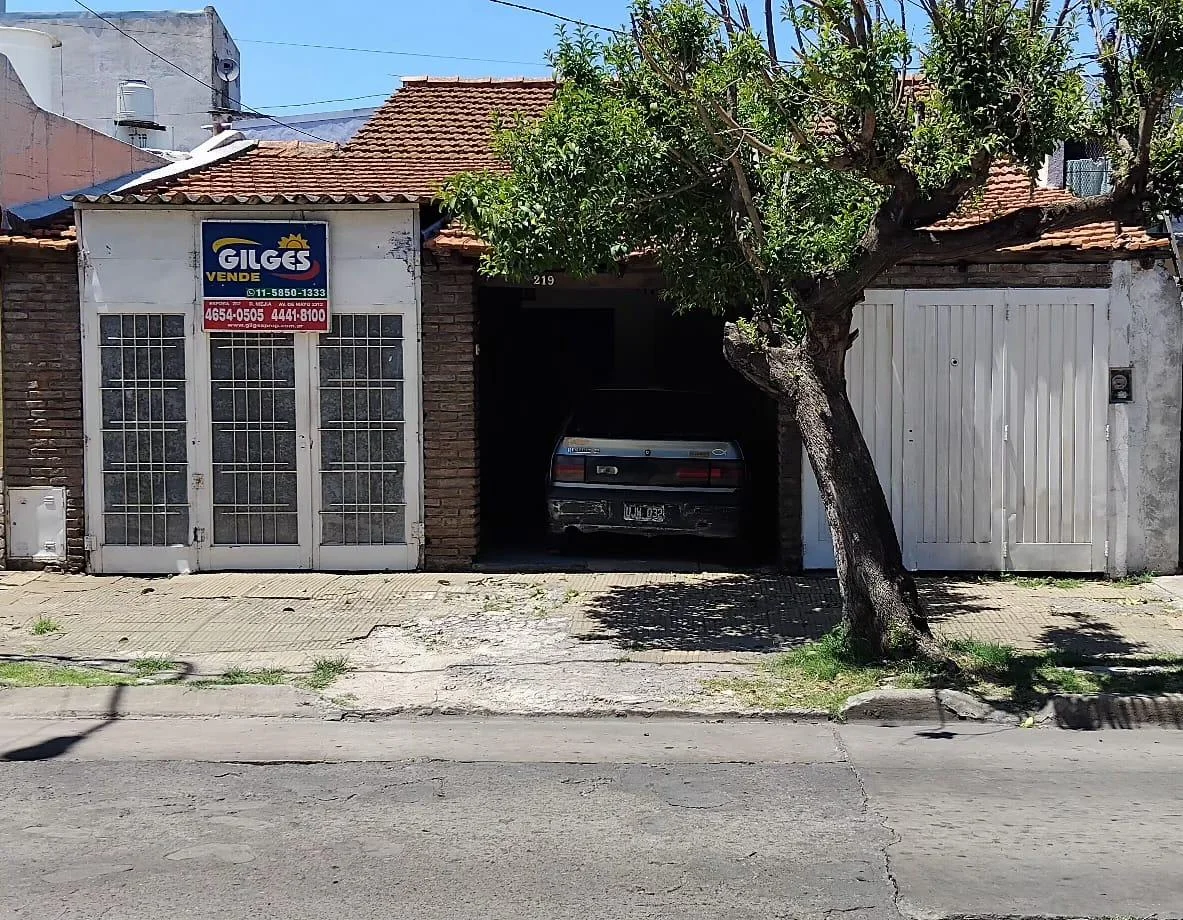 Casa en MADERO  al 200