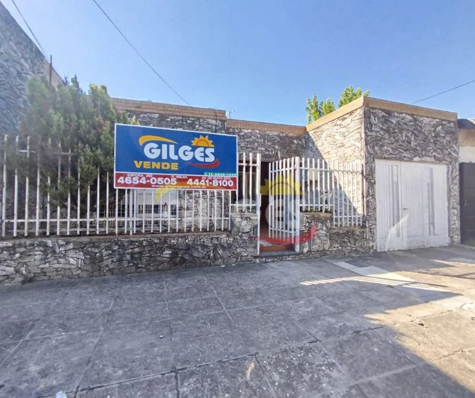Casa en CARLOS GARDEL al 1700
