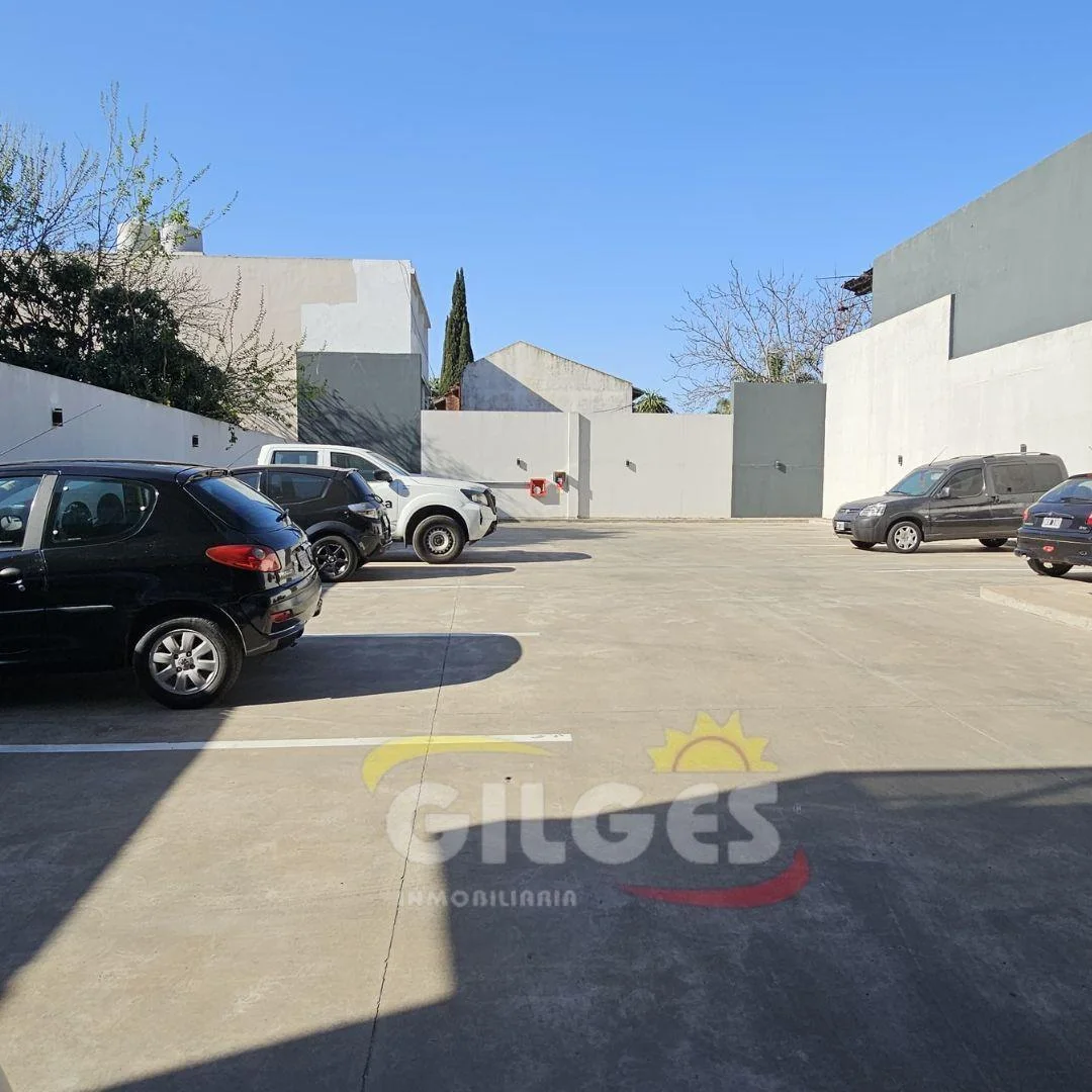 Cochera en AV. SAN MARTIN  al 1400