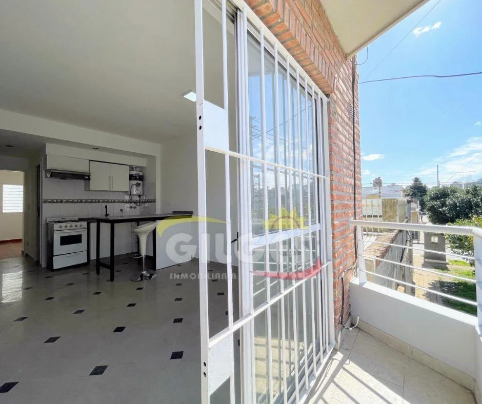 Departamento en CERRITO al 600
