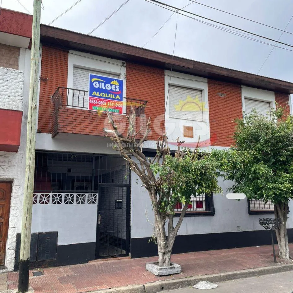 Departamento en LARREA  al 1300