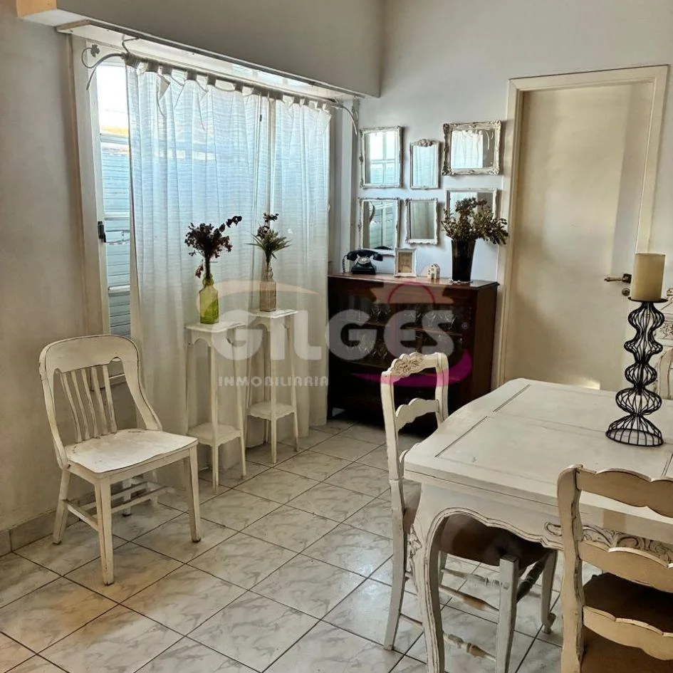 Casa en AV DE MAYO  al 2500