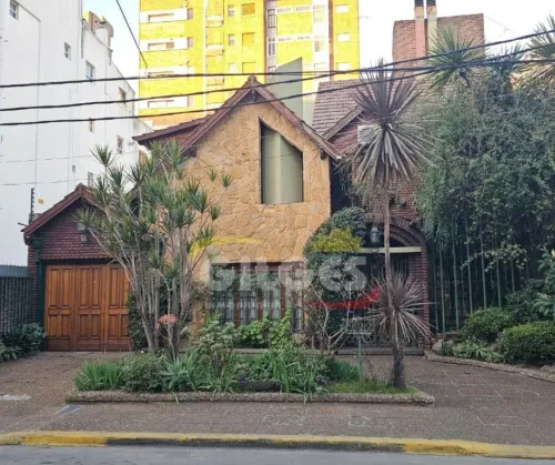 Casa en PASAJE YASKY al 400