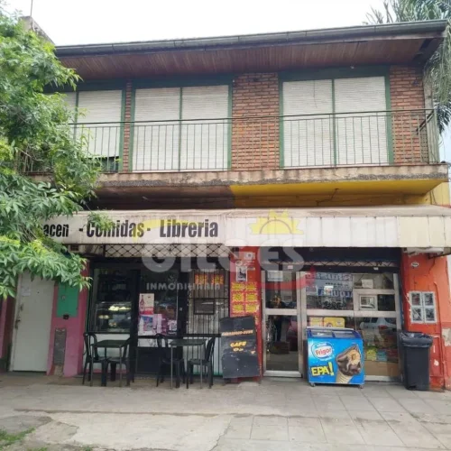 Local en AV. ILLIA al 1900