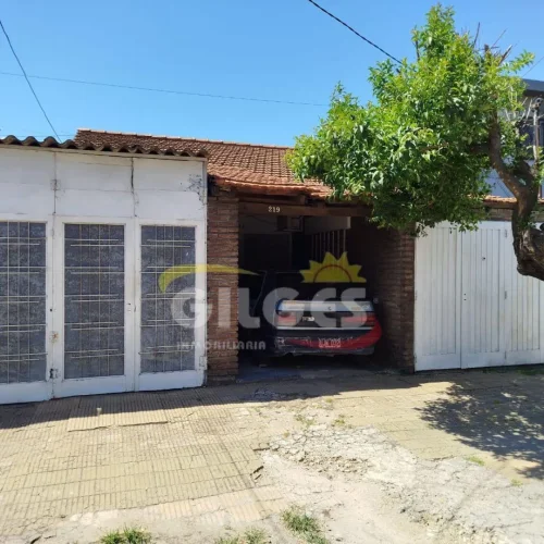Casa en MADERO  al 200