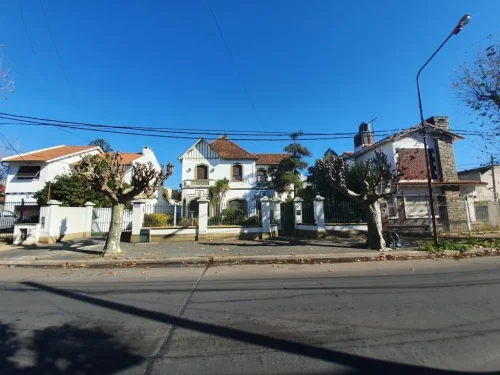 Casa en URQUIZA al 200