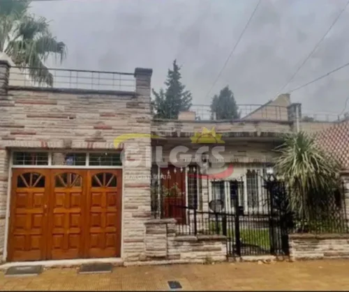 Casa en CARLOS PELLEGRINI al 400