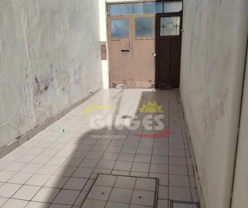 Casa en FCIO. VARELA  al 1200