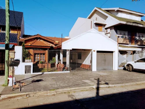 Casa en FRAY M. ESQUIU al 1700