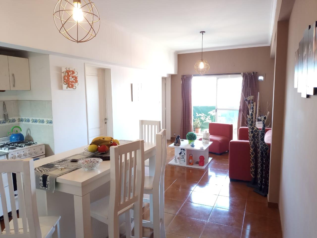 Departamento 2 Ambientes con Balcón al Frente – Muy Buen  Estado Apto Credito.