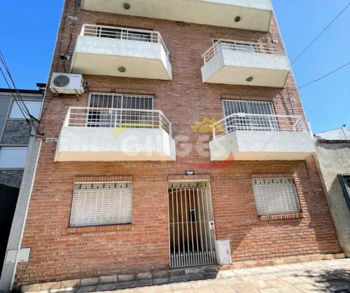 Departamento en CERRITO  al 600