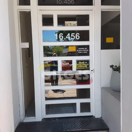 Departamento en MAESTRA LASCANO  al 300