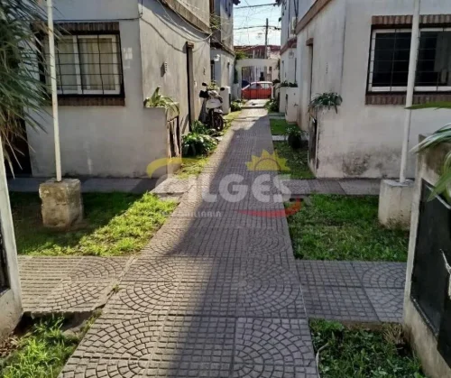 Departamento en LARREA  al 1000