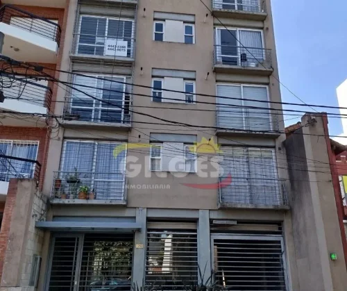 Departamento en ALBERDI  al 200