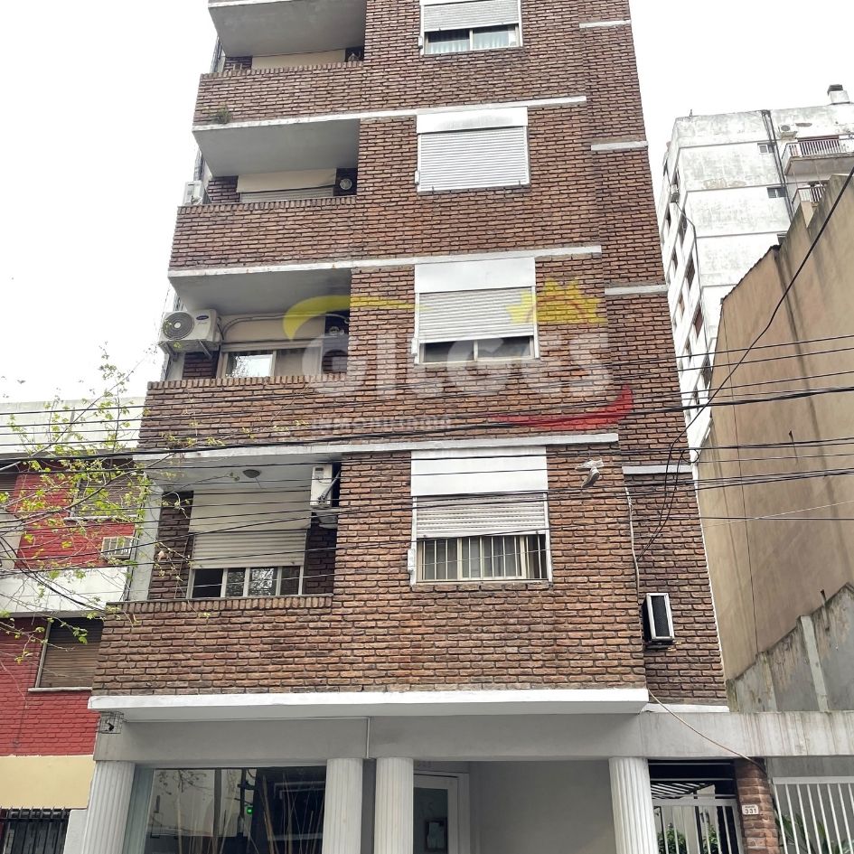 Departamento 2 amb con balcon en Ramos Mejia